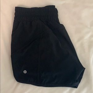 Lululemon tracker 4” shorts